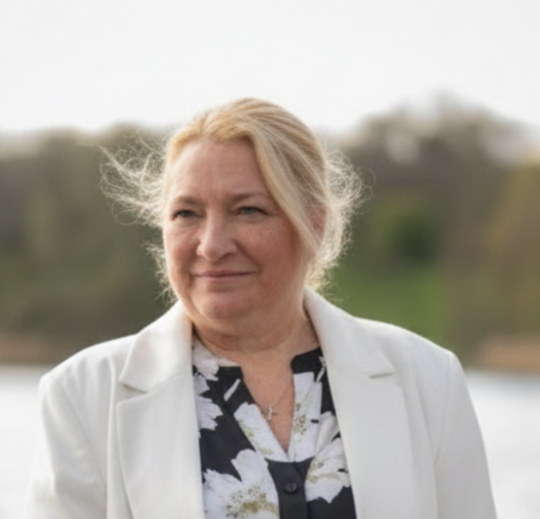 Portrait of Lesa Watson, celebrant